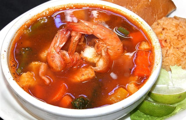 66. Caldo de Mariscos.