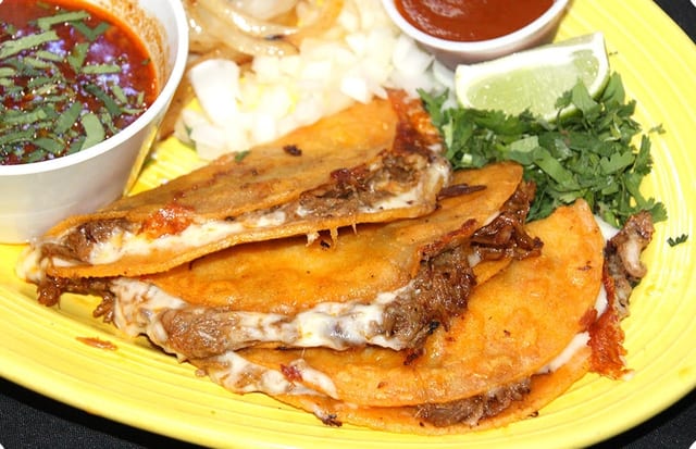 42. Quesabirrias.